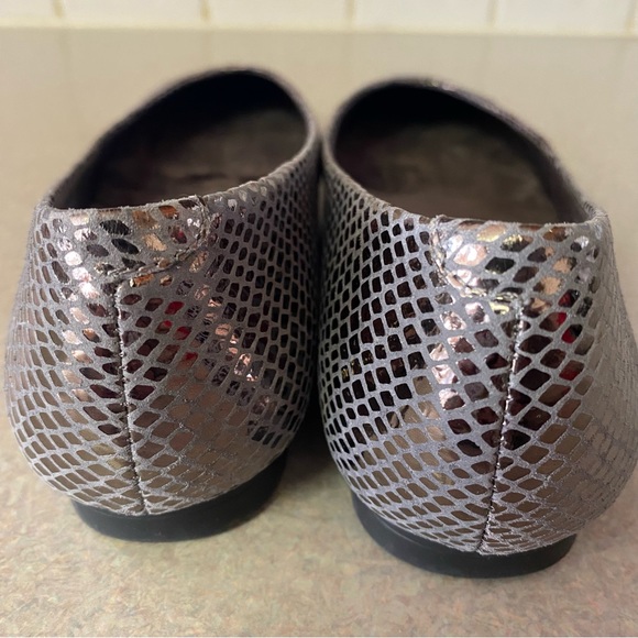 Vionic Gunmetal Metallic Snake Caballo Minimalist Old Money Coastal Ball… - Picture 4 of 9